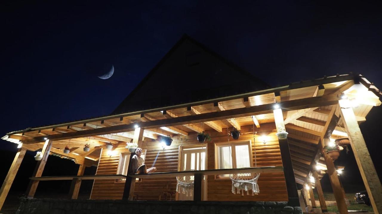 Apartments Center Of The World Zabljak  Bagian luar foto